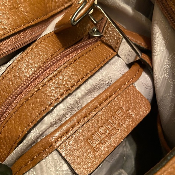 Michael Kors purse - Picture 6 of 6